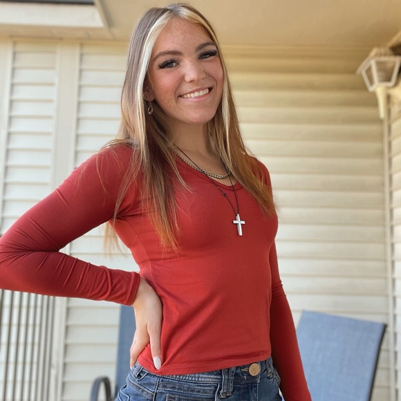 Meet your Posher, Jade - Picture 2 of 4